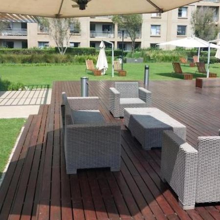 Emabheleni Executive Suites Westpoint Johannesburg Buitenkant foto