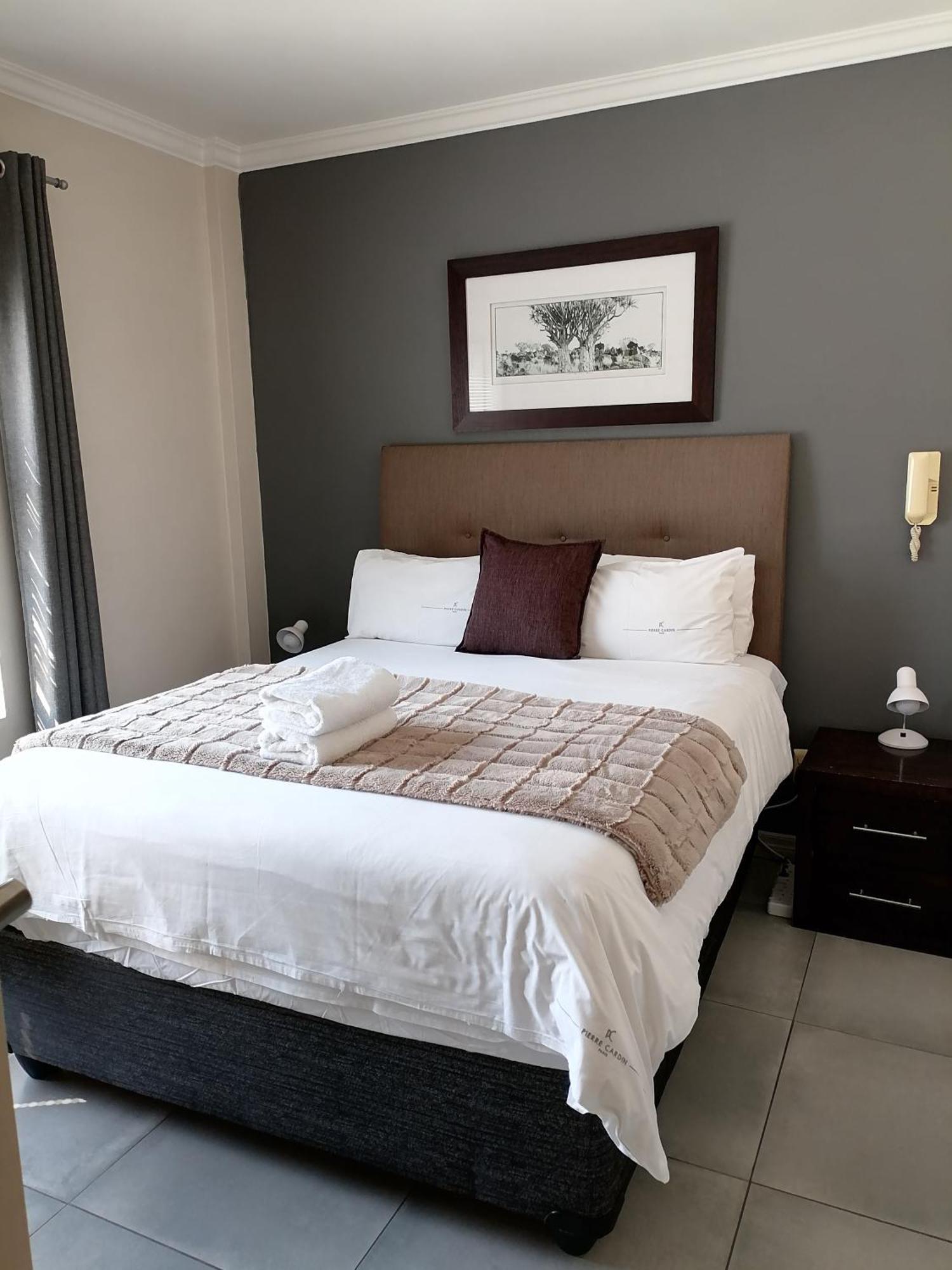 Emabheleni Executive Suites Westpoint Johannesburg Buitenkant foto